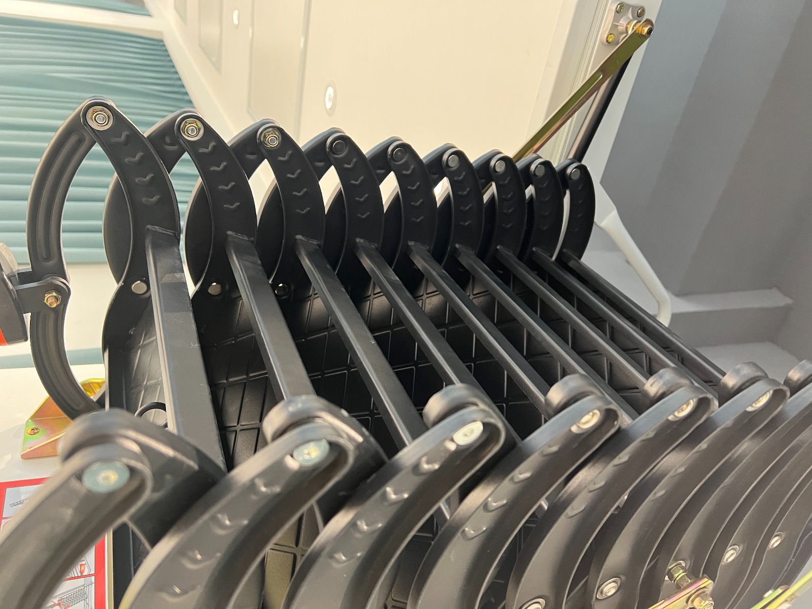 Лестница ножничная металлическая LOFTSTEP LCS (CH) 70х100х300см Fakro купить в Санкт-Петербурге