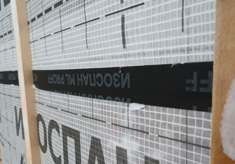 Скотч односторонний акриловый Изоспан ML proff 0.06х25м усиленный купить в Санкт-Петербурге