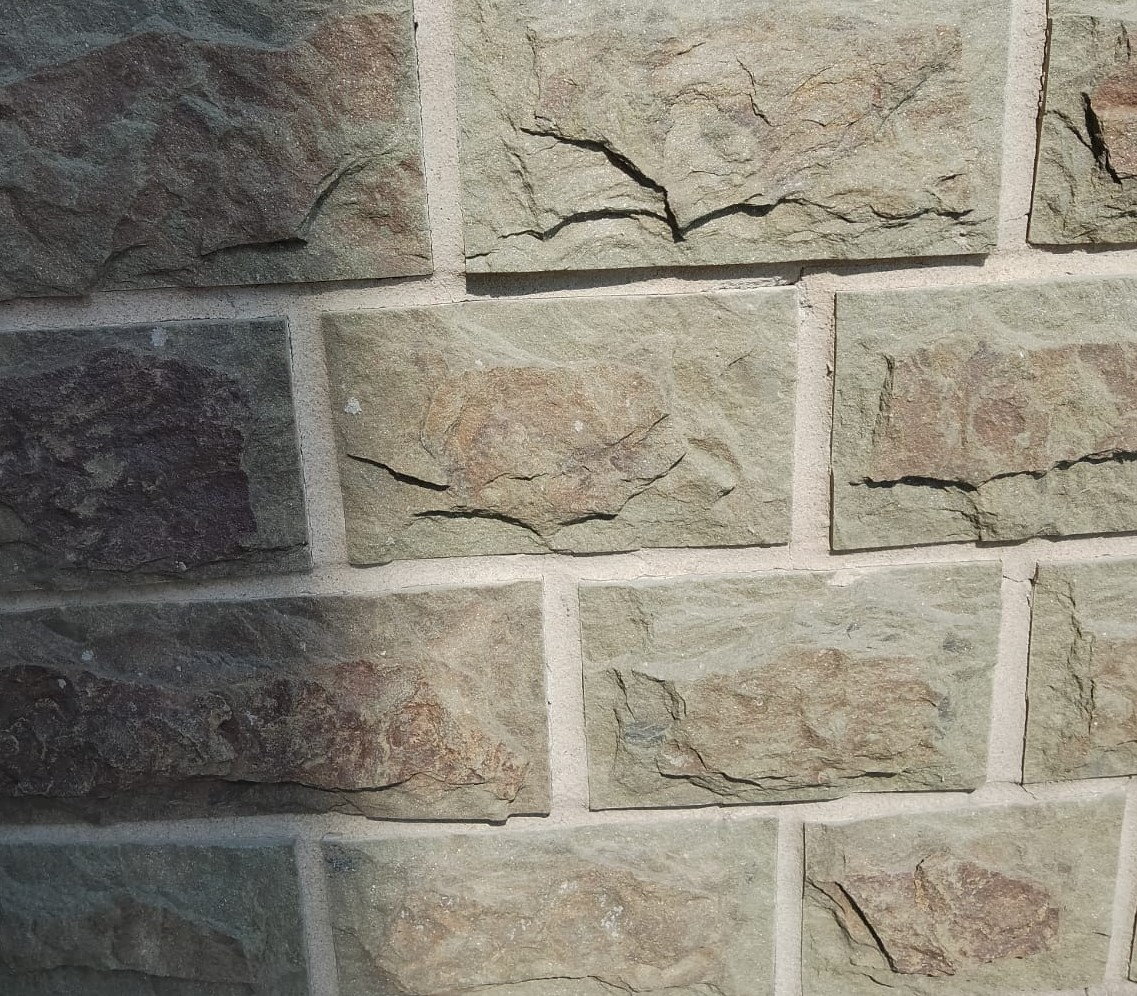 Плитка из песчаника серо-бурого Дракон со сколом 150мм Camonica купить в Санкт-Петербурге