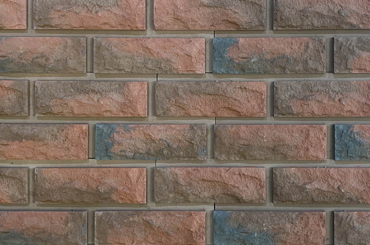 Облицовочная камень-панель сколотый кирпич с перекрытием шва №32 купить в Санкт-Петербурге
