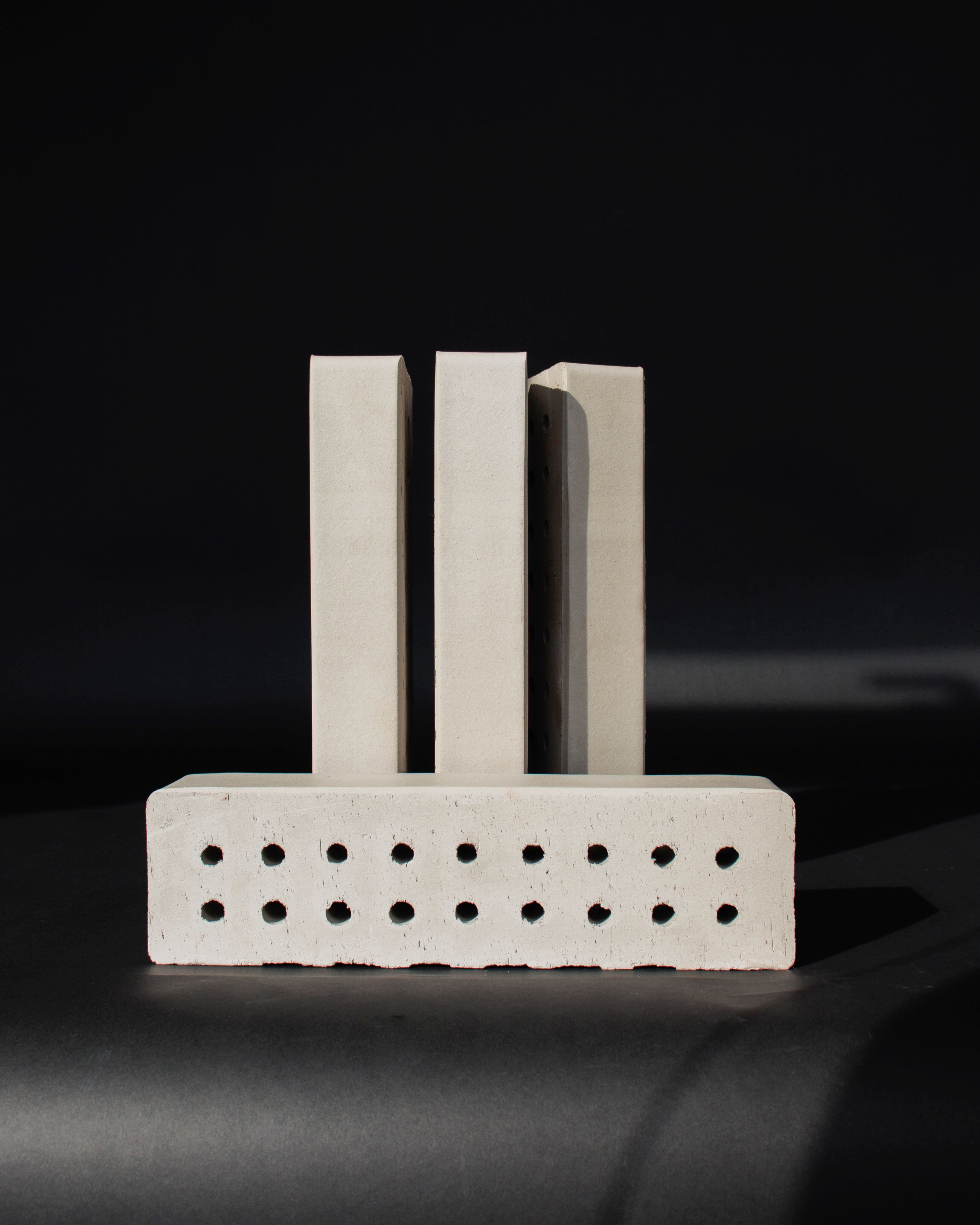 ЖКЗ Кирпич лицевой ригельный Серый Гладкий полнотелый с техпустотами 310х85х50мм 648шт/пд купить в Санкт-Петербурге