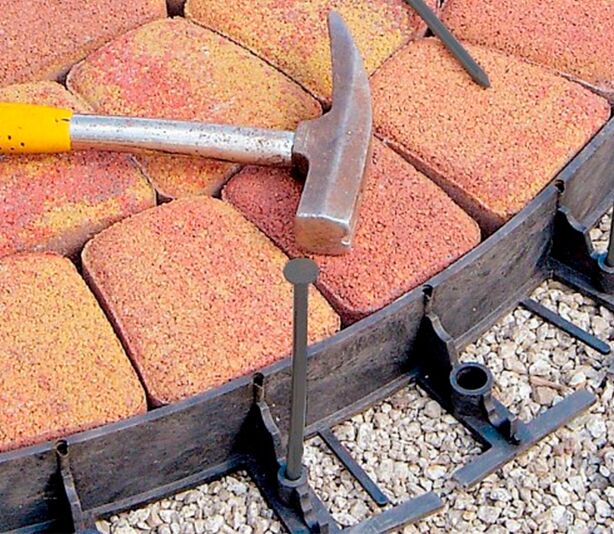 Бордюр тротуарный пластиковый L3000 H45мм купить в Санкт-Петербурге