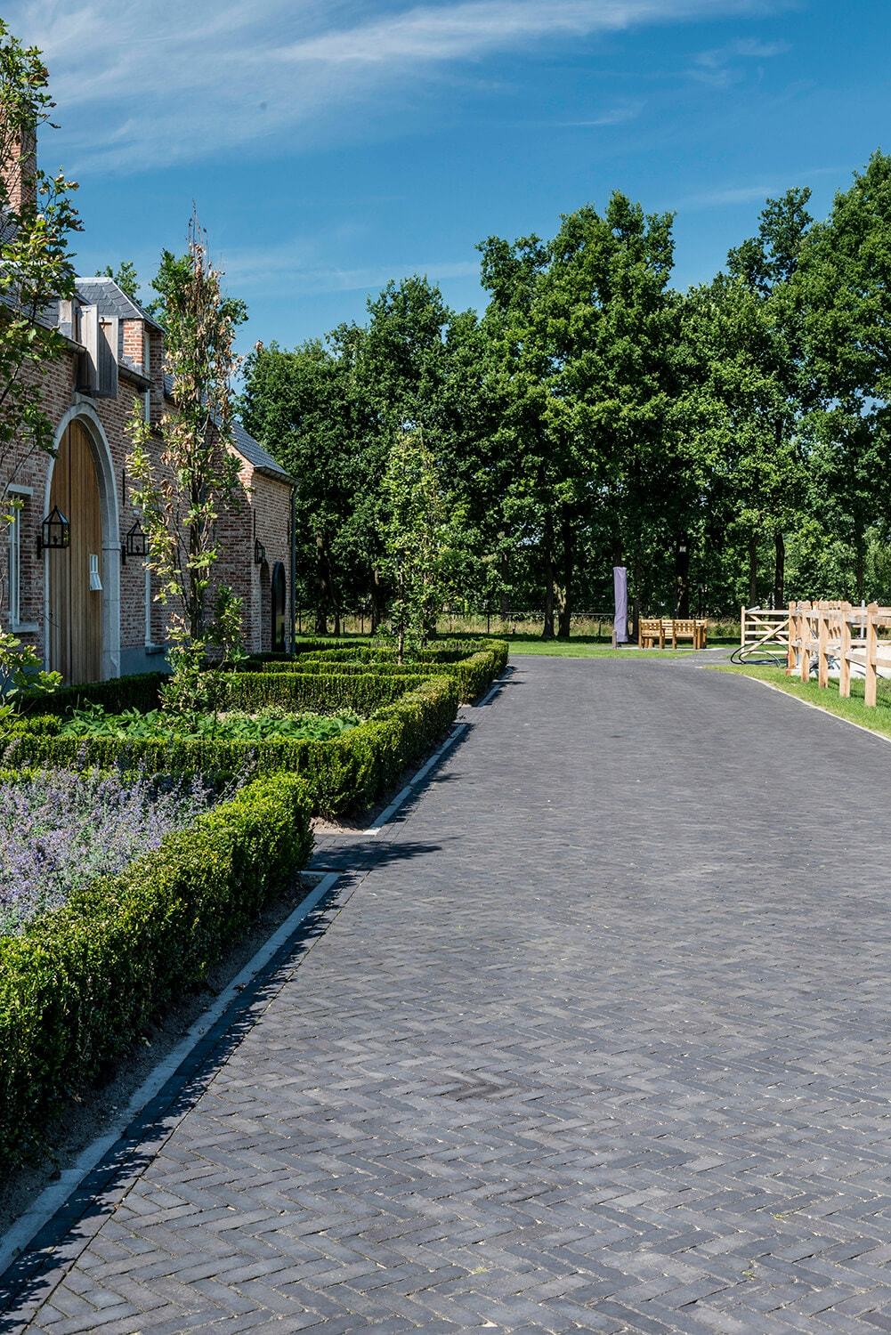 Vandersanden Брусчатка клинкерная Carbona Antika 204х67х50 900шт/пд купить в Санкт-Петербурге