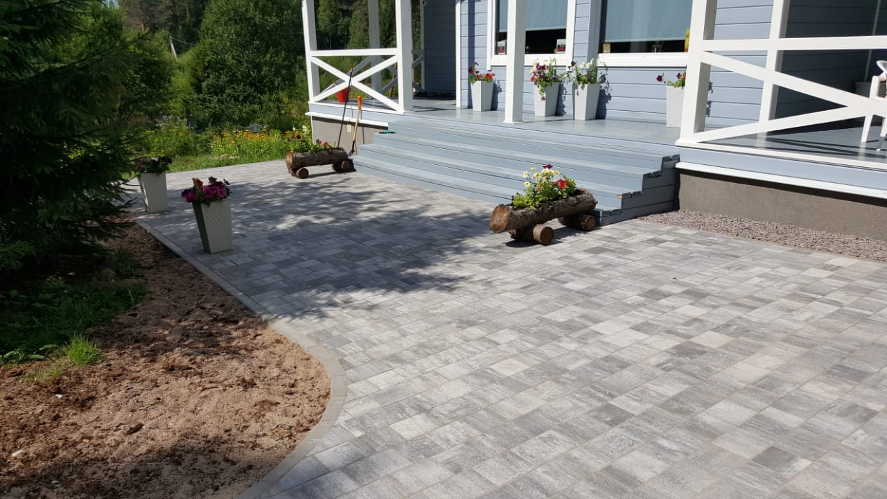 1.П.8 Плитка тротуарная B.3.Фсм.8 "Новый город" Листопад (гладкий) антрацит 10.37м2/пд купить в Санкт-Петербурге