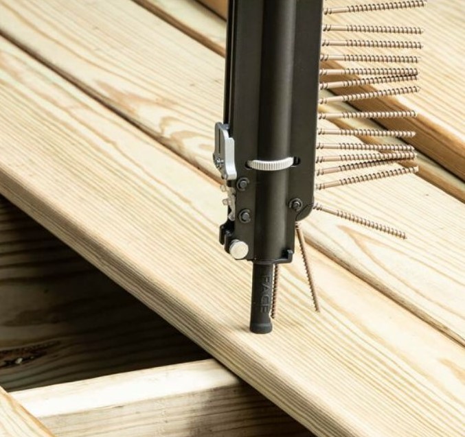 Упаковка саморезов CAMO PREMIUM DECKING SCREW PROTECH C4 T20 в лентах для CAMO DRIVE 75х4.2 мм 1000шт/уп купить в Санкт-Петербурге