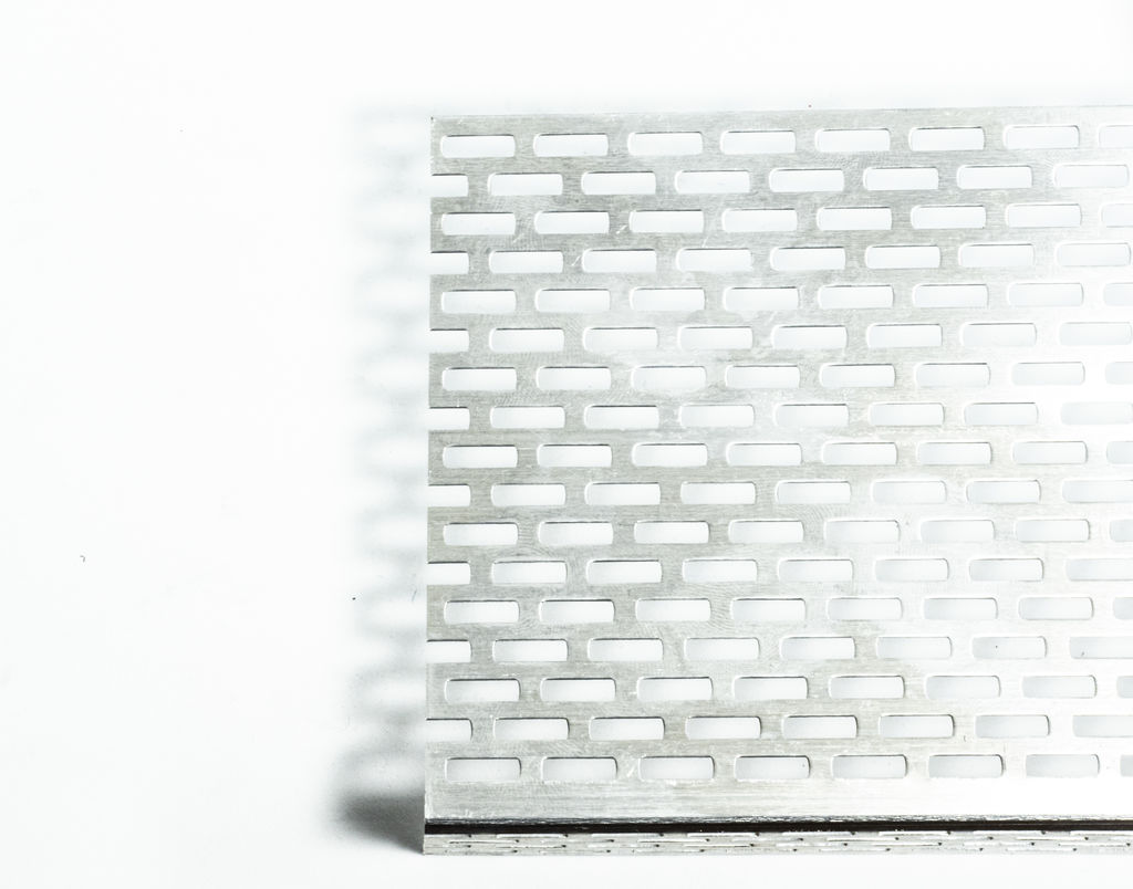 100/30 Алюминиевый перфорированный вентиляционный профиль (Al 2,5м.) купить в Санкт-Петербурге