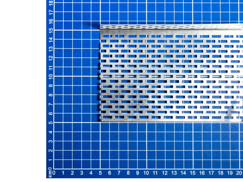 100/30 Алюминиевый перфорированный вентиляционный профиль (Al 2,5м.) купить в Санкт-Петербурге