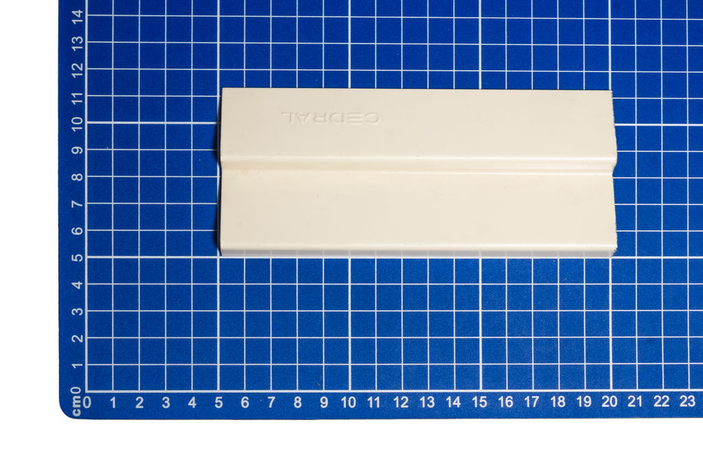 Стартовый профиль для монтажа фиброцементного сайдига типа Lap (Al 3,05 м) купить в Санкт-Петербурге