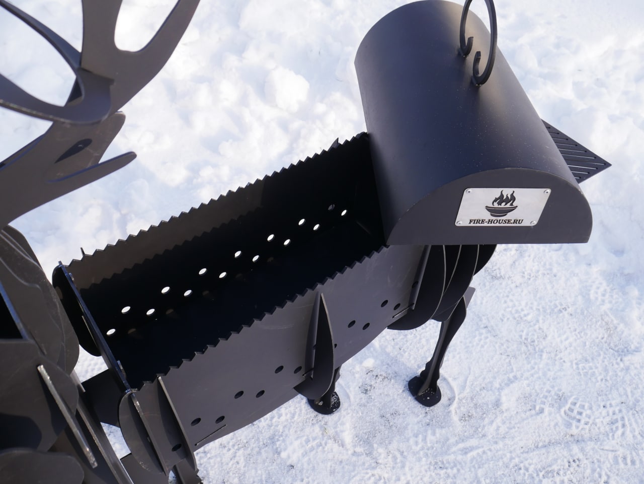 Мангал "Олень" с крышкой и столиком купить в Санкт-Петербурге