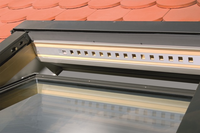 Мансардное окно Fakro (Факро) с комби-открыванием FPP-V Max U3 preSelect 114х118 см купить в Санкт-Петербурге