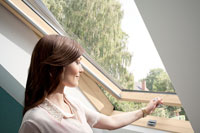 Мансардное деревянное однокамерное окно Velux (Велюкс) GZR CR02 3050 55х78 см (ручка сверху) купить в Санкт-Петербурге