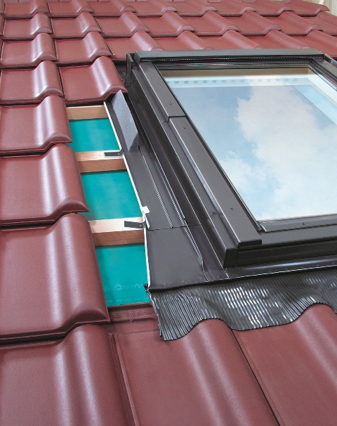 Оклад Fakro EZV-A 78х118см (профилированное кров.покрытие) для мансардных окон Факро купить в Санкт-Петербурге