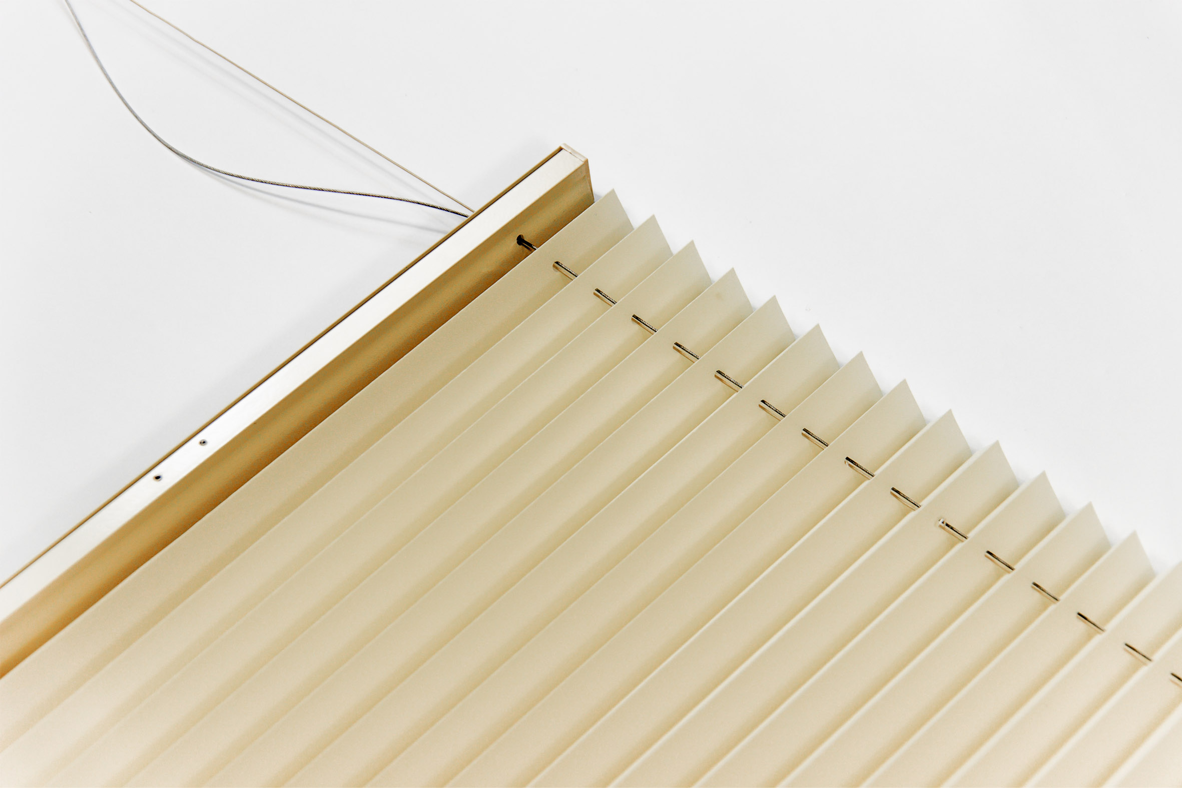 Универсальная плиссированная штора OPS 94х140см Fakro купить в Санкт-Петербурге