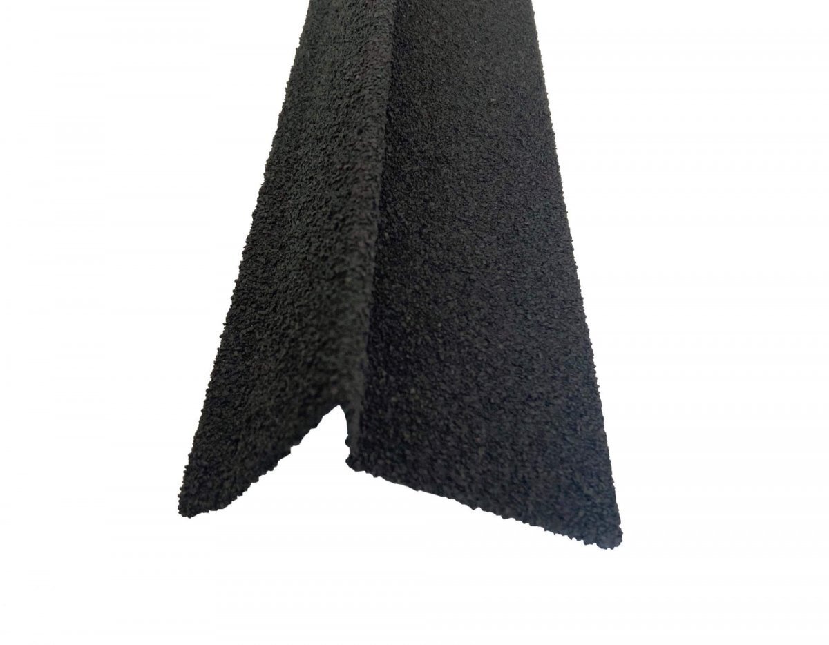 Планка торцевая левая с гранулятом ТН черный {75х25х65х5} 1.25м купить в Санкт-Петербурге