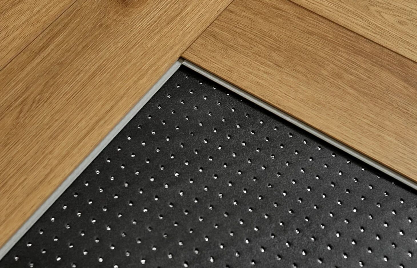 Подложка рулонная черная фольгированная IXPE20S 2мм (для отапливаемых полов) CM Floor купить в Санкт-Петербурге