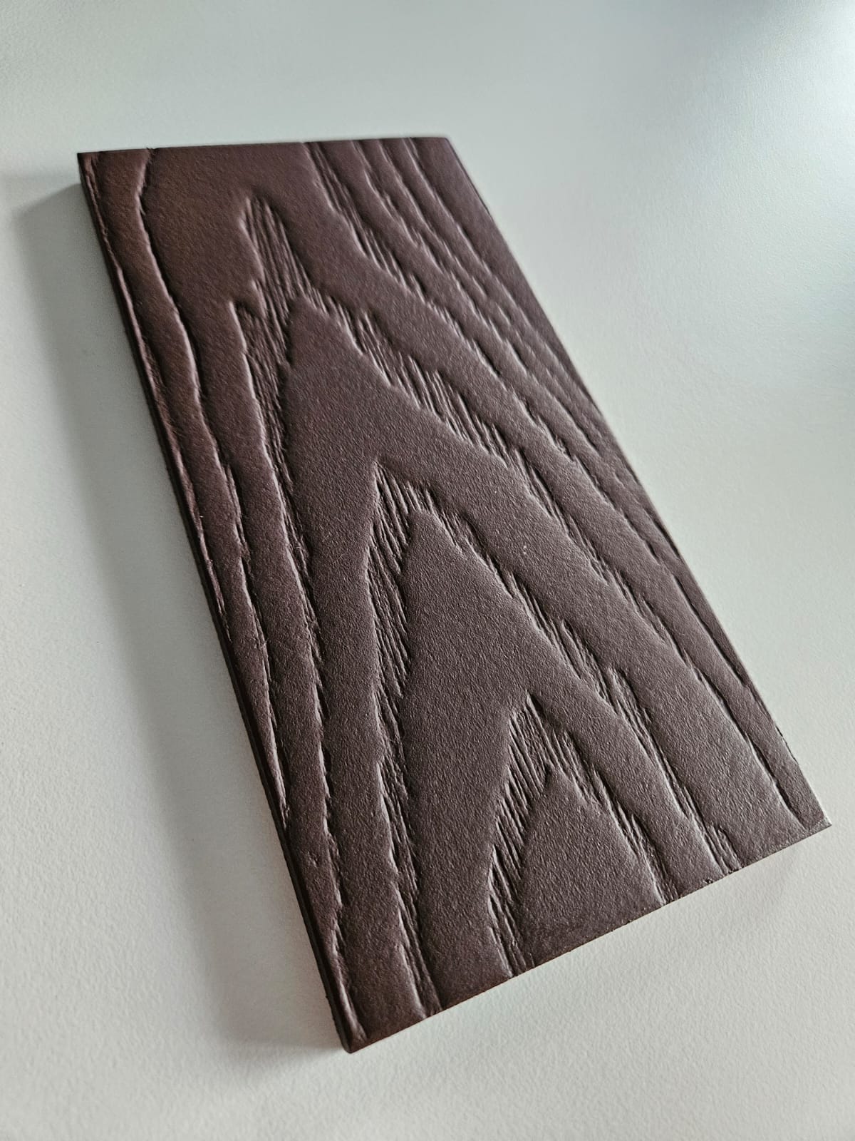 Фиброцементный сайдинг с текстурой Сибирская лиственница ДФТ 3000х190х8мм колор ШОКОЛАД купить в Санкт-Петербурге