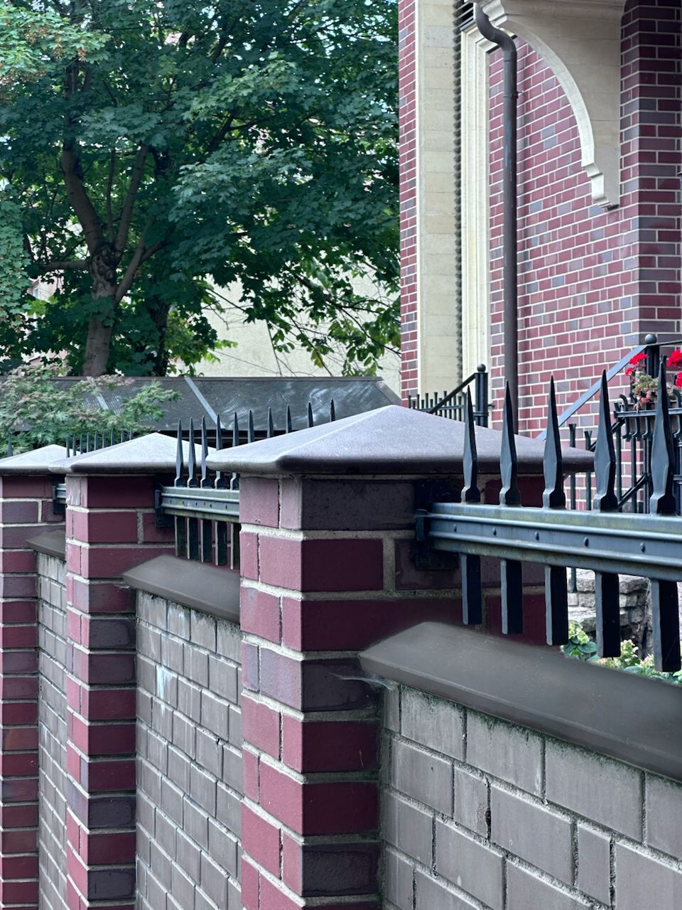 БЕТ-А Оголовник столбовой 450х450х95мм 8017 (коричневый) 48шт/пд купить в Санкт-Петербурге