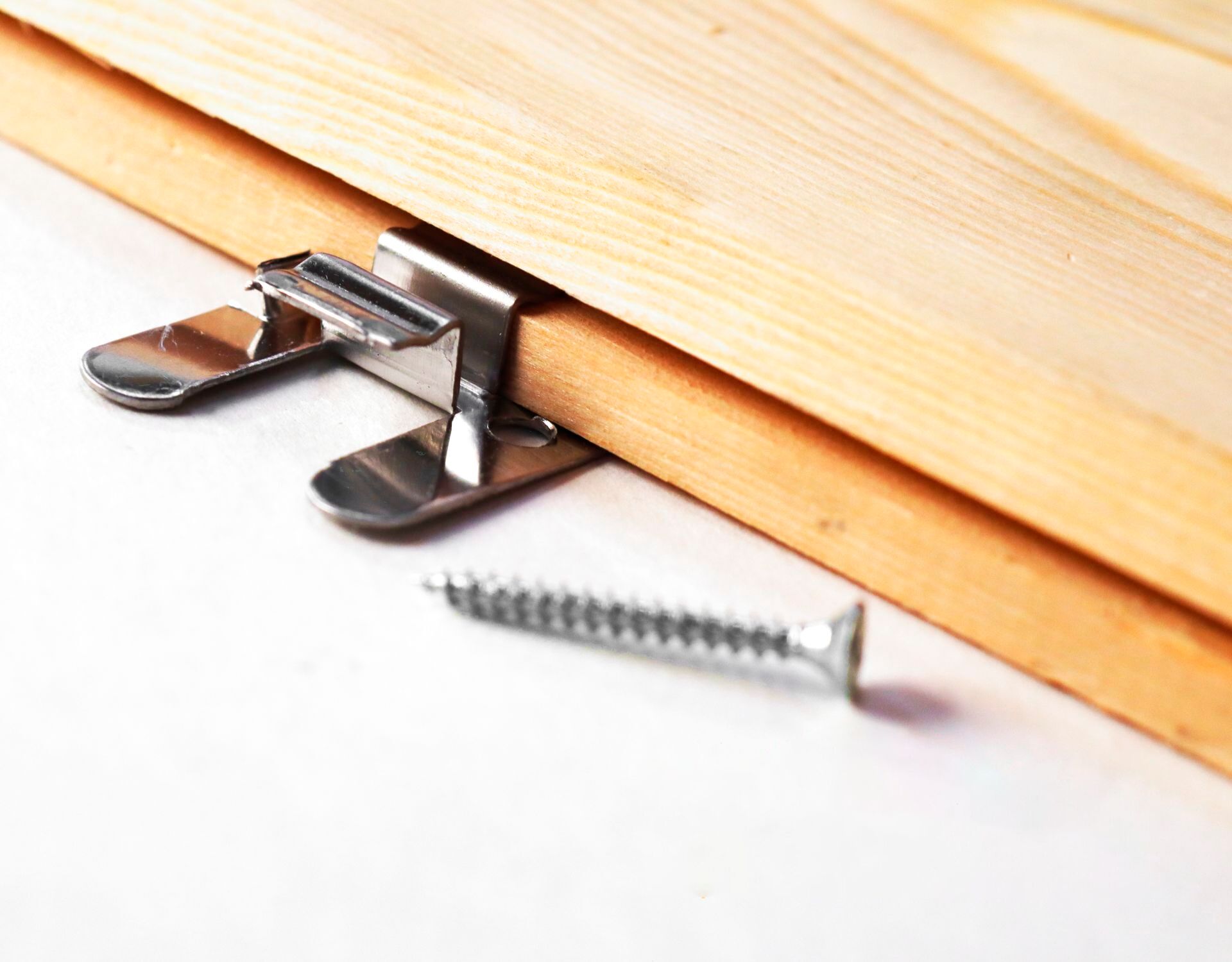 Комплект БлицПланк Доска террасная Лиственница 28х120х2000мм-4шт с ОЦ крепежом д/деревянной лаги купить в Санкт-Петербурге