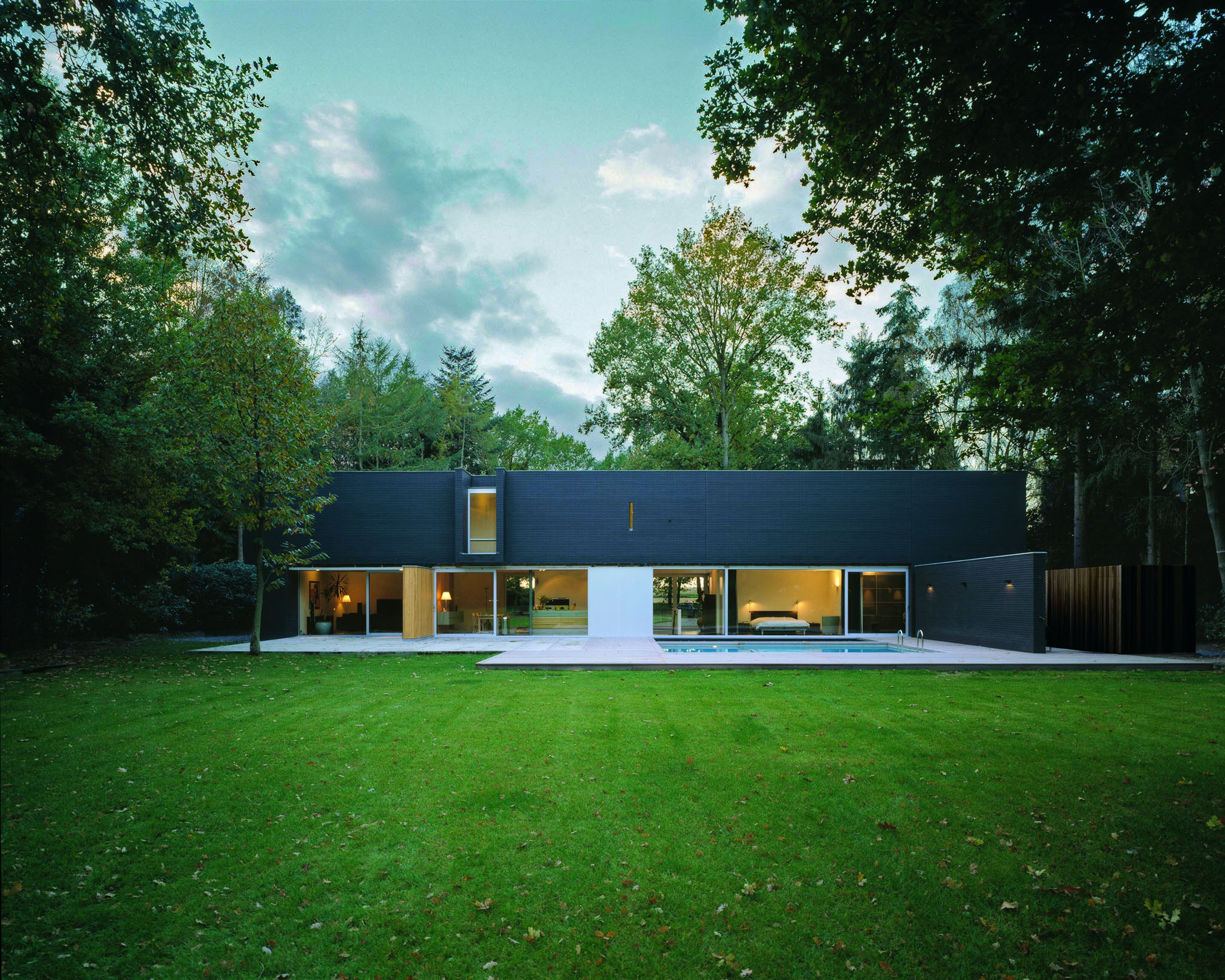 Плитка FARO schwarz-nuanciert glatt DF 240x14x52мм Bannbersheid Roben купить в Санкт-Петербурге